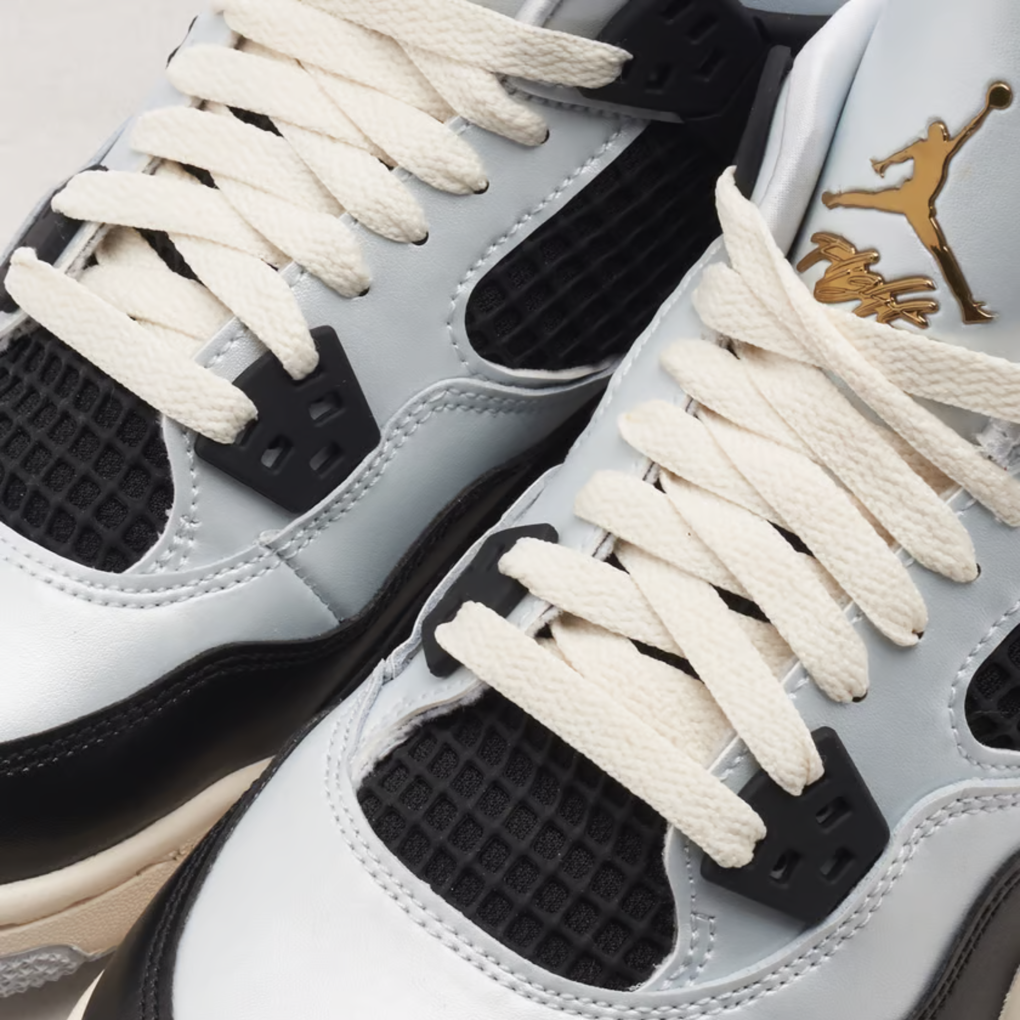 Sneakers - Air Jordan 4 Pure Platinum - Nike
