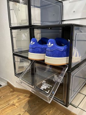 Box Sneakers