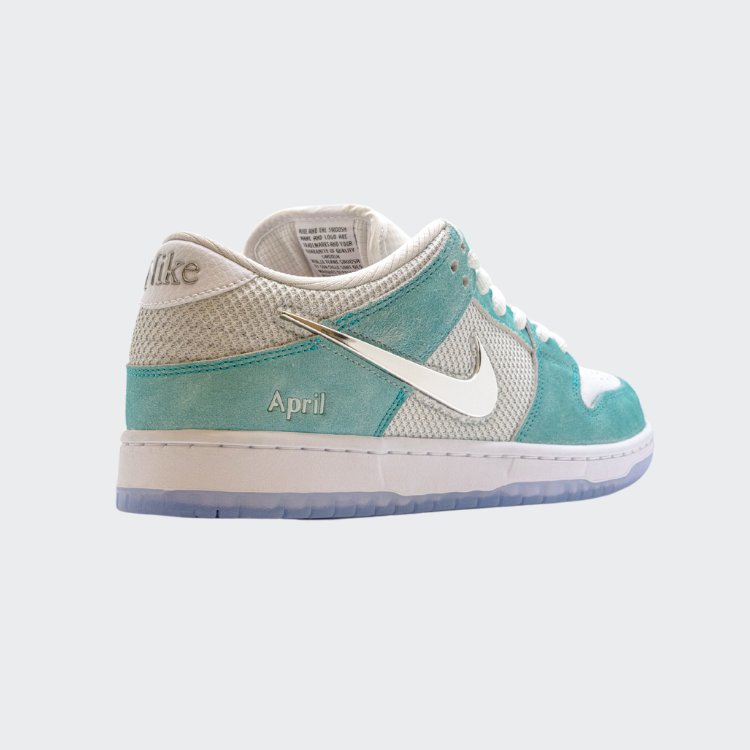 Dunk SB April