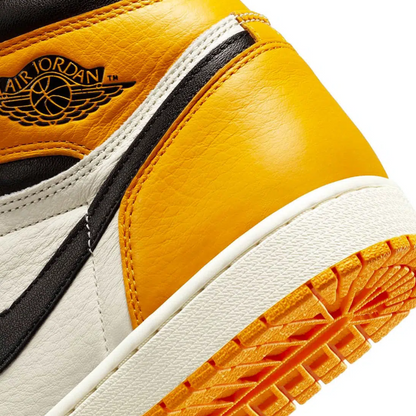 Sneakers - Air Jordan 1 High OG Yellow Toe Taxi - Nike